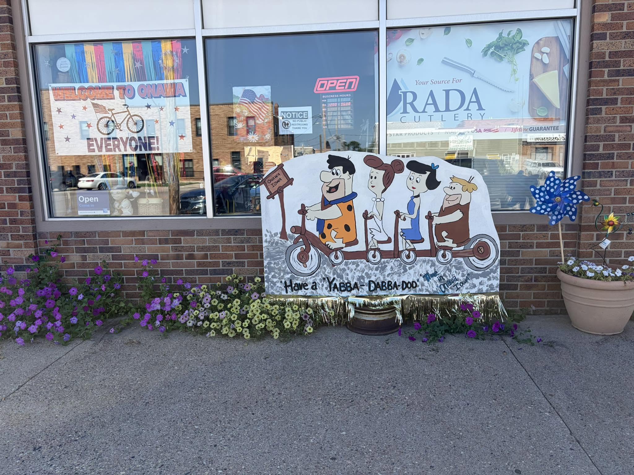 1789412383-jj's store pic.jpg